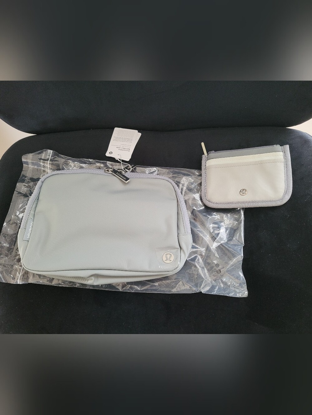 LULULEMON Everywhere, belt bag, large.NWT Plus Change /card Holder Free